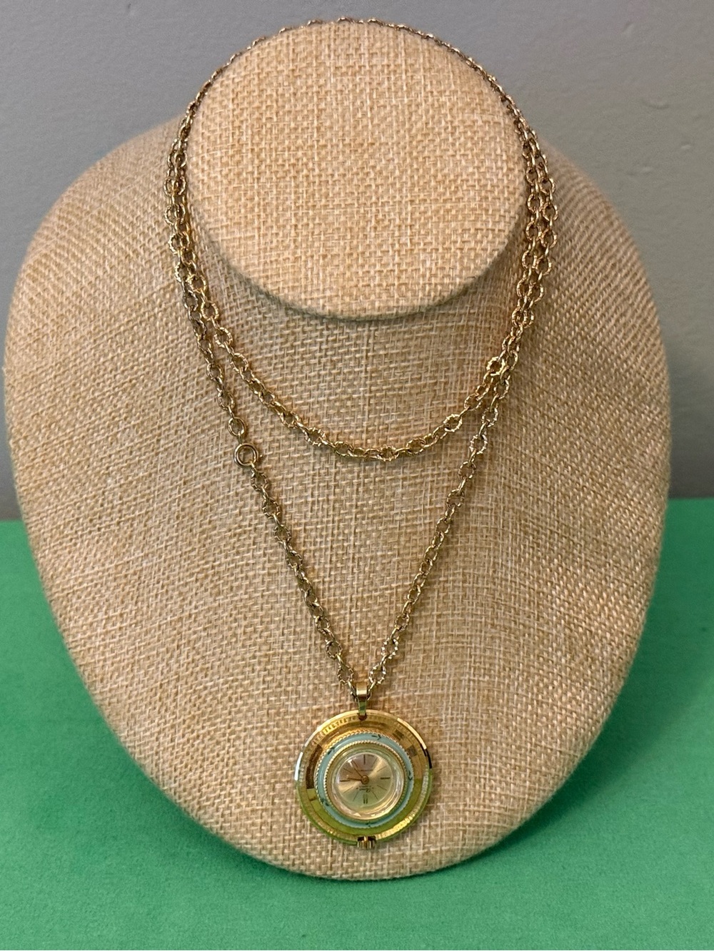 Rona Vintage 17 Jewels Swiss Made Gold-Tone Pendant Watch Necklace Two Sided